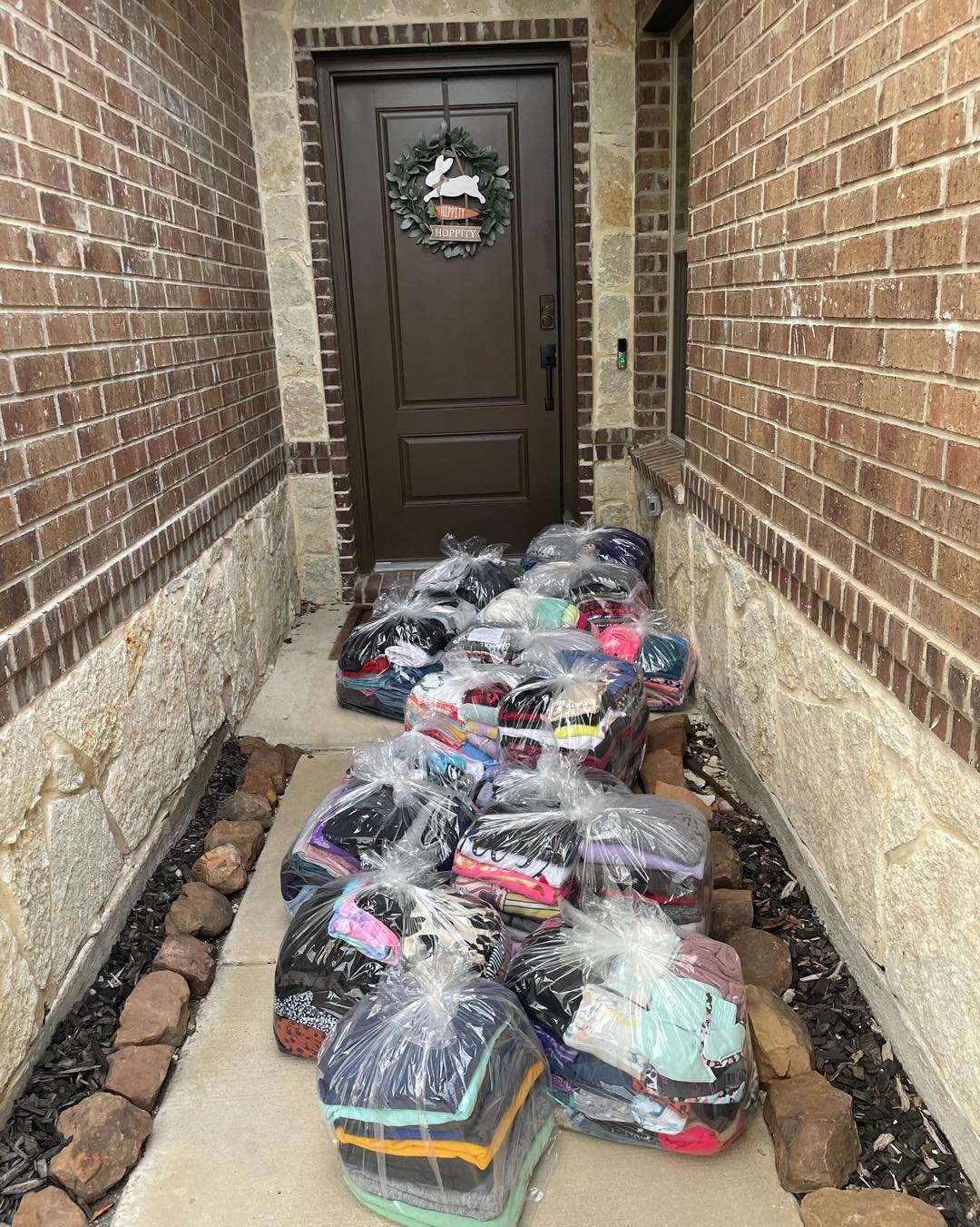 Delivery of 14 bags of laundry to clients front door